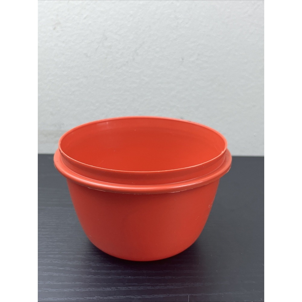 Vintage Rubbermaid J-3212 2 Cup Paprika Red Food Storage Container